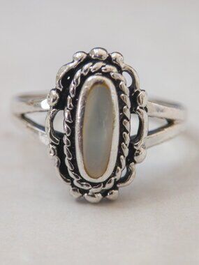 Sterling Silver Mother-of-Pearl Ring, Sz 6.5 — elongated oval, split shank